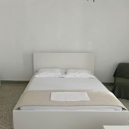 Cozy, Spacious, Newly Renovated Flat In Adamas Exterior photo