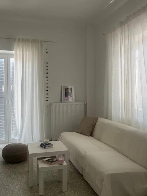 Cozy, Spacious, Newly Renovated Flat In Adamas Exterior photo